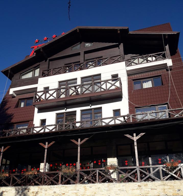 ホテル Magic Club Buşteni エクステリア 写真