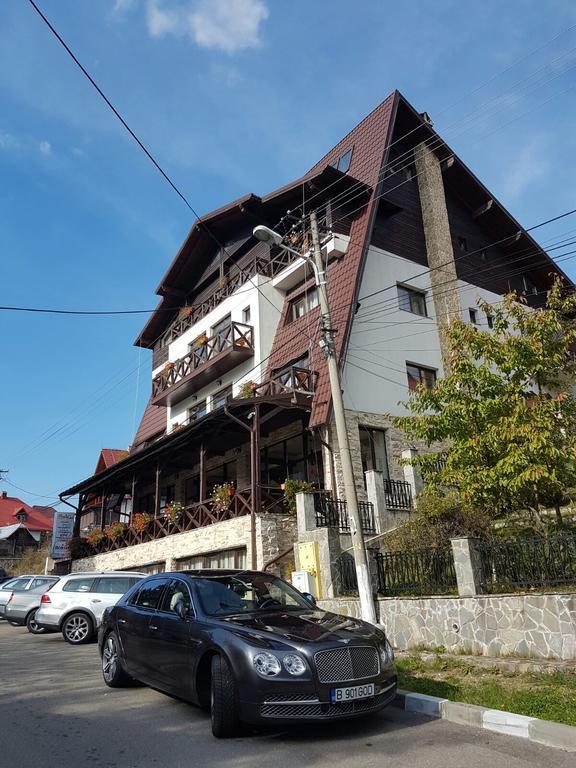 ホテル Magic Club Buşteni エクステリア 写真