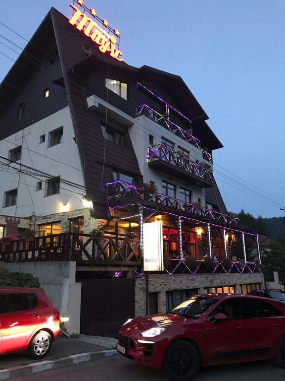 ホテル Magic Club Buşteni エクステリア 写真